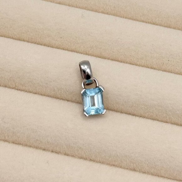 VTG Genuine Blue Topaz Pendant 3CT 18K White Gold Emerald Cut Prong No Chain - Picture 6 of 11